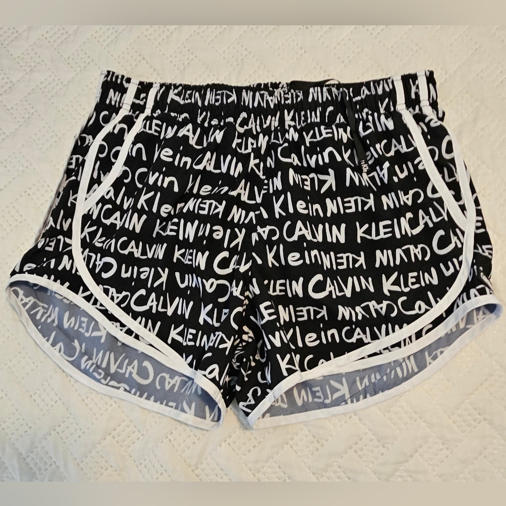 Calvin Klein Women's Comfortable Fashion Print Running Short
